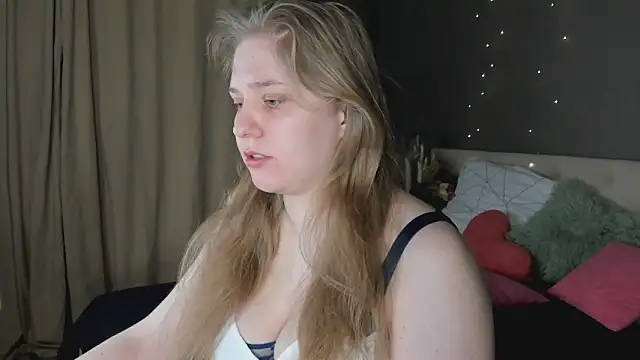 Megan Violer online show from April 16, 2026, 5:25 pm