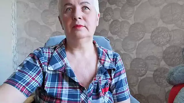 NicoleOlla online show from February 16, 2026, 3:13 am