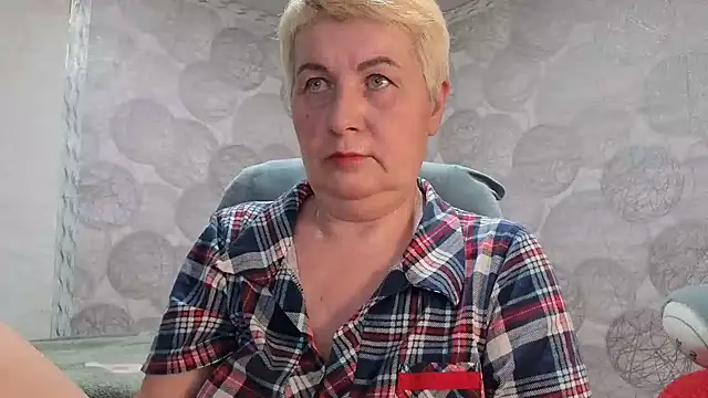 NicoleOlla online show from March 5, 2026, 12:56 pm