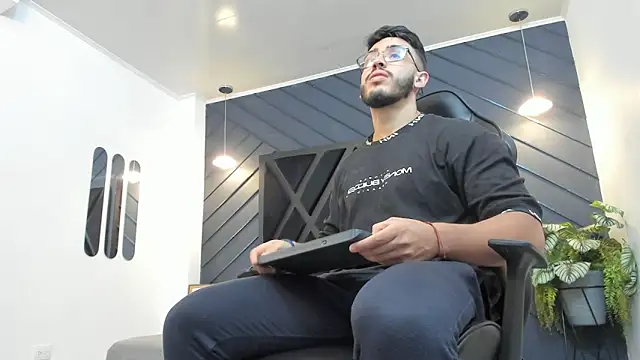 Liam Kleiin online show from September 29, 2025, 11:26 am