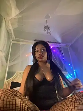 Snapshot of lovekaylaa chatting on February 25, 2025, 4:21 pm lovekaylaa online show from February 25, 2025, 4:21 pm