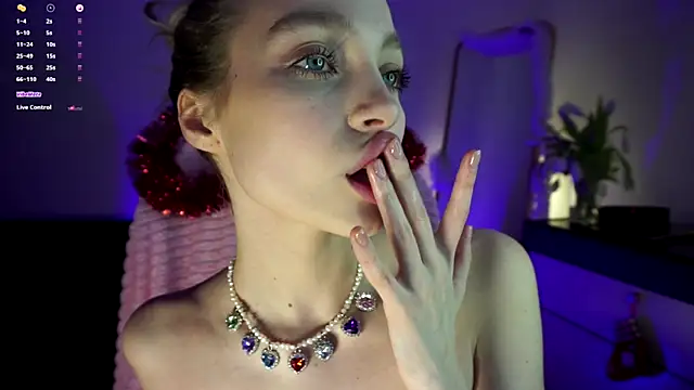 Snapshot of _LISA_BABYMETAL_ chatting on December 26, 2024, 8:00 pm LISA BABYMETAL online show from December 26, 2024, 8:00 pm