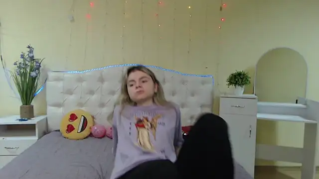 TinaRedly online show from January 16, 2025, 4:28 am