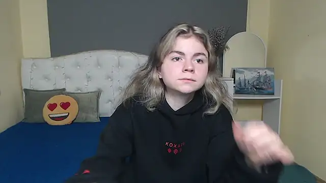 TinaRedly online show from November 10, 2025, 6:40 pm