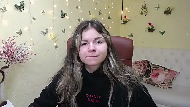 TinaRedly online show from April 14, 2026, 5:30 pm