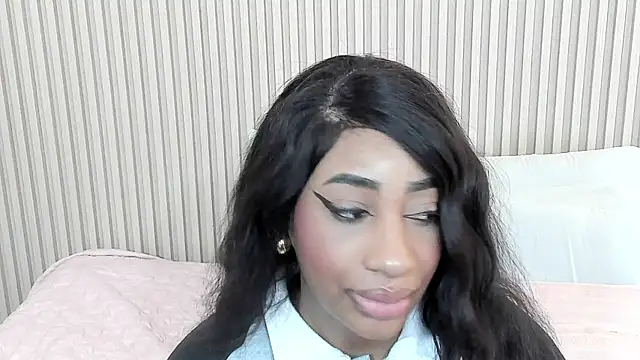 Snapshot of charlottebrowns_ chatting on October 3, 2025, 12:02 pm charlottebrowns  online show from October 3, 2025, 12:02 pm