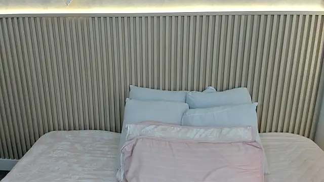 charlottebrowns  online show from February 24, 2026, 12:14 pm