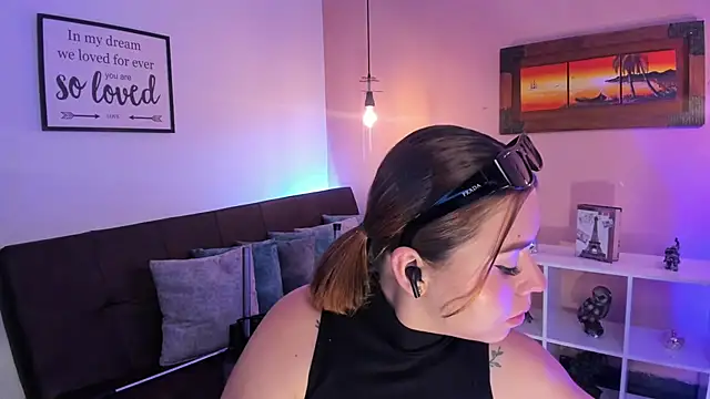 ArianaBaker online show from February 7, 2025, 2:26 pm