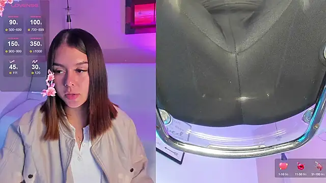 ArianaBaker online show from September 18, 2025, 3:14 pm