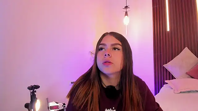 ArianaBaker online show from February 17, 2026, 1:40 pm