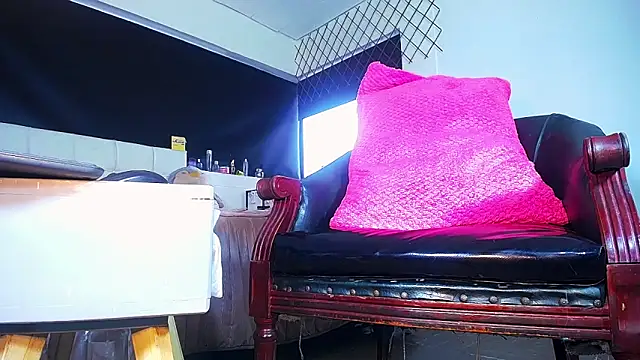 bellatrixx 69 online show from January 6, 2026, 11:47 am