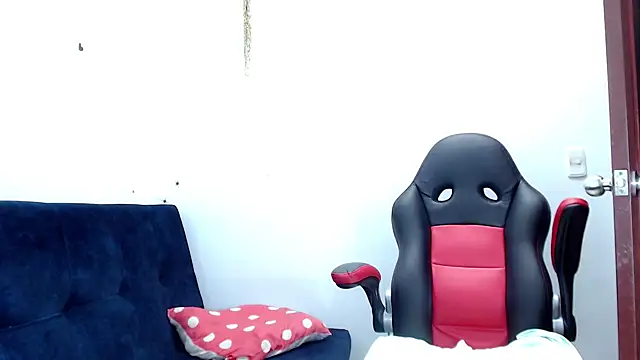 Snapshot of kaira_sweet_ chatting on December 4, 2024, 10:02 am kaira sweet online show from December 4, 2024, 10:02 am
