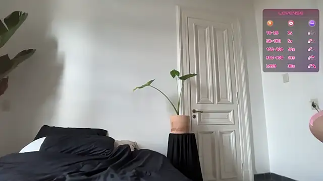 AliceSnowCatt online show from June 2, 2026, 4:42 pm