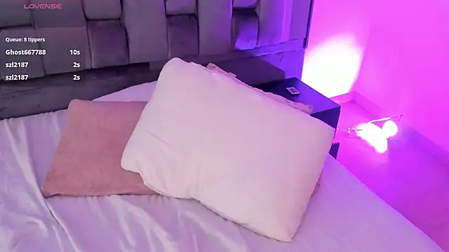 Chloe evans   online show from February 11, 2025, 2:35 pm