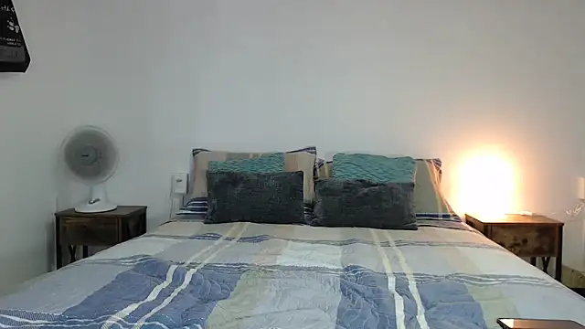 flowerdirtty online show from November 26, 2025, 10:55 pm