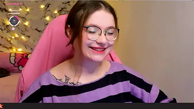 Snapshot of me__hanna chatting on January 17, 2025, 11:18 pm me  hanna online show from January 17, 2025, 11:18 pm