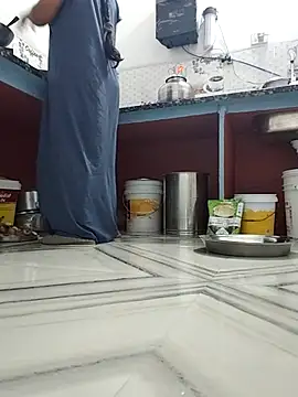 Snapshot of Archna-ji chatting on November 21, 2025, 12:43 am Archna-ji online show from November 21, 2025, 12:43 am