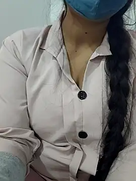 Snapshot of Archna-ji chatting on November 27, 2025, 5:31 am Archna-ji online show from November 27, 2025, 5:31 am