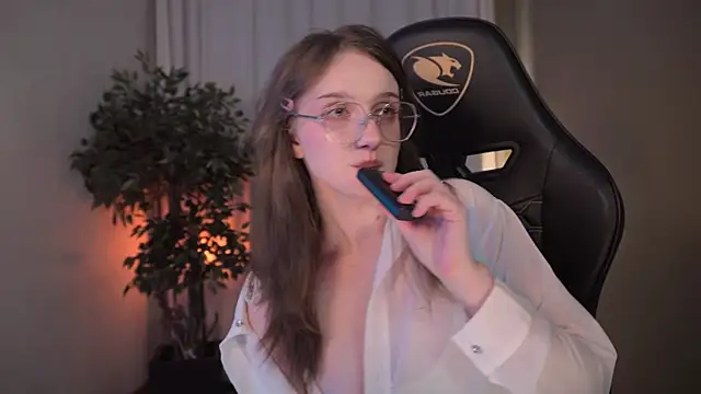 ELLIEJAY online show from March 1, 2025, 11:58 pm