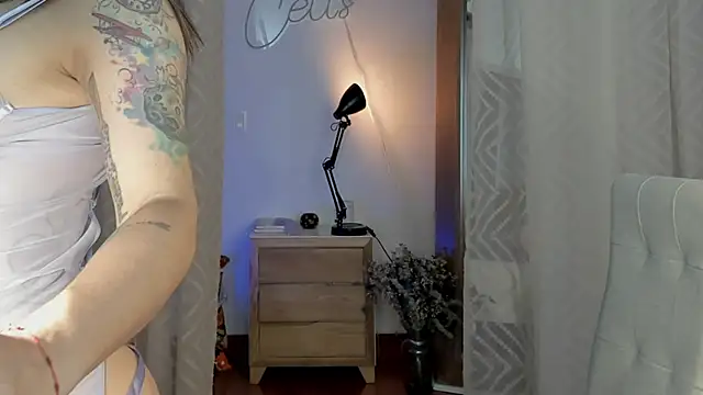 yandracelisofficial online show from January 17, 2025, 3:23 am