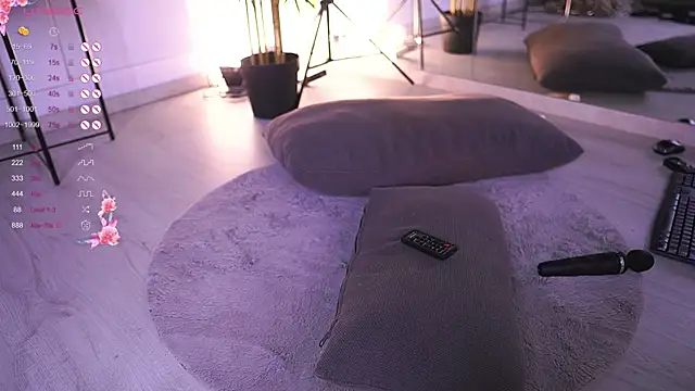 VanessaSimon online show from February 6, 2025, 12:16 pm