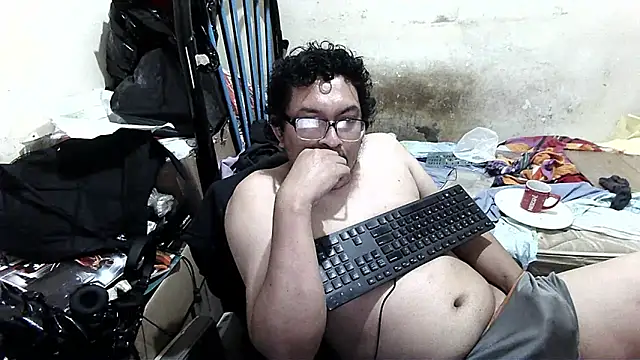 Snapshot of gocuzero chatting on October 7, 2025, 3:47 am gocuzero online show from October 7, 2025, 3:47 am