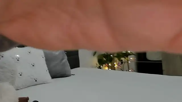 AlenaBay online show from December 20, 2025, 8:54 am