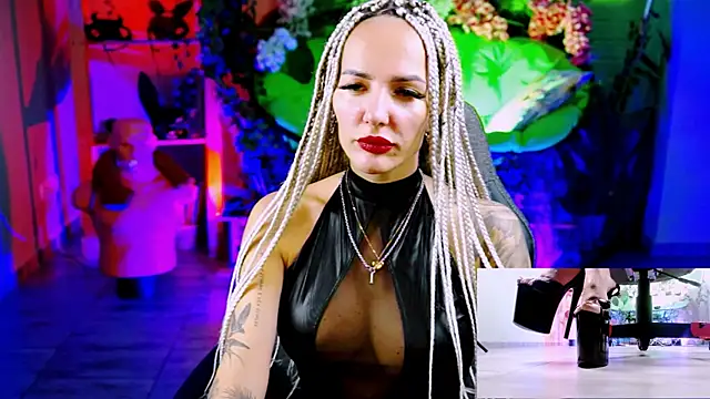 MonicaMaxwel online show from October 7, 2025, 11:07 am