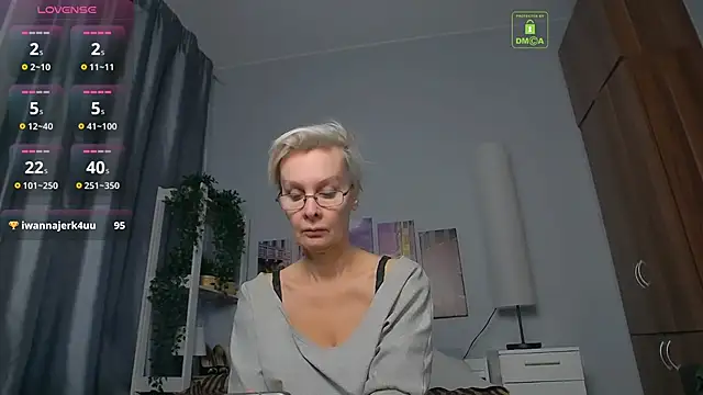 Snapshot of HelgaHimmell chatting on February 5, 2025, 6:46 am HelgaHimmell online show from February 5, 2025, 6:46 am