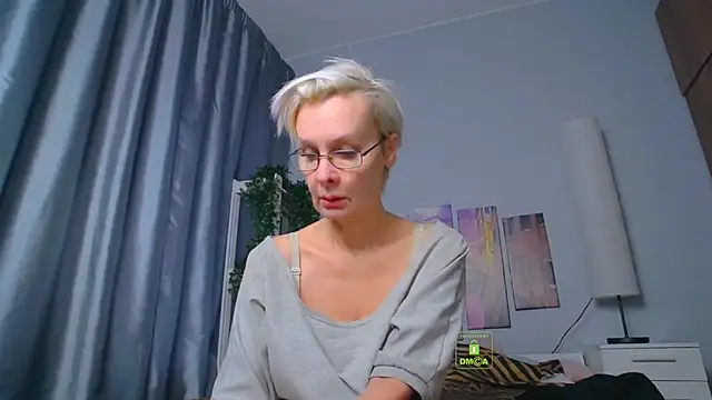 Snapshot of HelgaHimmell chatting on February 14, 2025, 9:56 am HelgaHimmell online show from February 14, 2025, 9:56 am