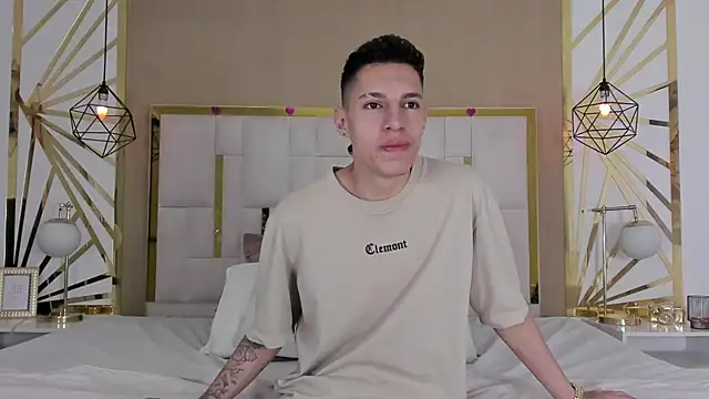 Snapshot of thiago19s chatting on November 22, 2025, 7:13 pm thiago19s online show from November 22, 2025, 7:13 pm