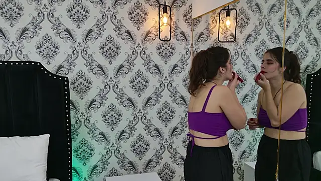 LexaDeRusso online show from October 6, 2025, 7:44 pm