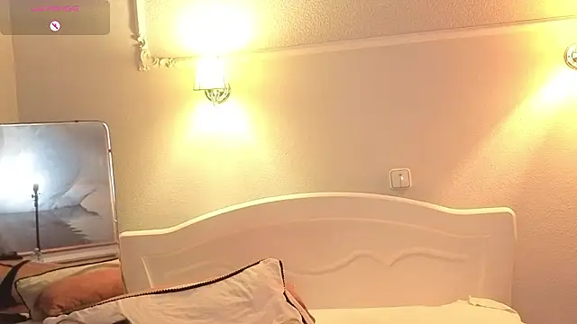 MonicaMelano online show from January 19, 2026, 3:05 pm