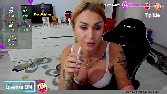 Snapshot of GlossyDiamondX chatting on September 23, 2025, 2:42 pm GlossyDiamondX online show from September 23, 2025, 2:42 pm