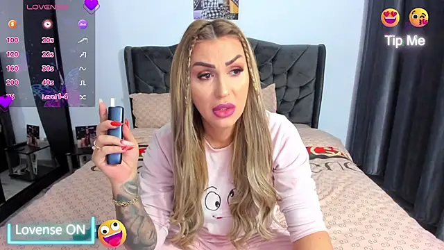 GlossyDiamondX online show from January 10, 2026, 5:53 am