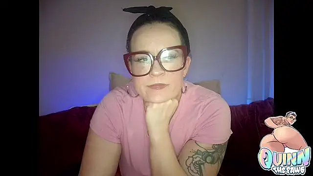 quinnmariexo online show from November 19, 2025, 9:59 pm