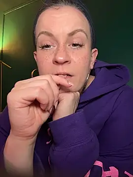 quinnmariexo online show from March 12, 2026, 9:21 pm