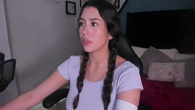 Snapshot of youpinkgirl_ chatting on October 2, 2025, 8:38 pm youpinkgirl online show from October 2, 2025, 8:38 pm