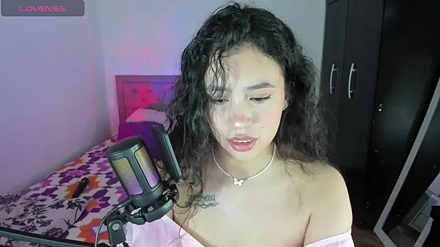 Snapshot of youpinkgirl_ chatting on November 5, 2025, 9:48 pm youpinkgirl online show from November 5, 2025, 9:48 pm