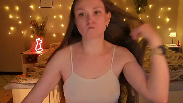 desperatehousewife   online show from June 5, 2026, 7:08 pm