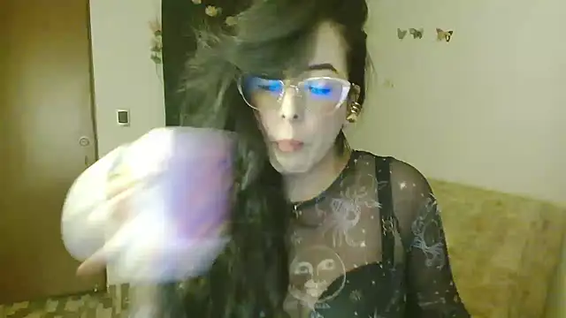 ella peck online show from May 4, 2026, 5:03 am