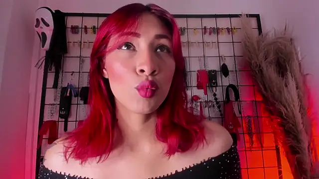 charrlotte quinn online show from November 4, 2025, 2:49 pm