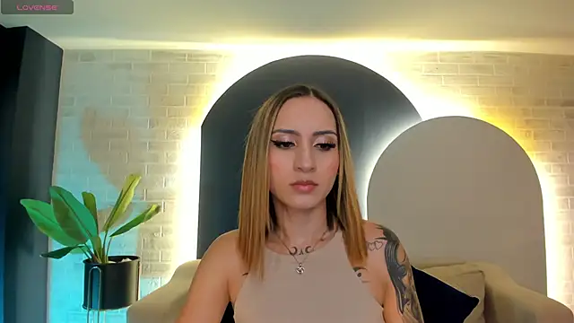 Snapshot of MollySundersX chatting on September 30, 2025, 8:47 pm MollySundersX online show from September 30, 2025, 8:47 pm