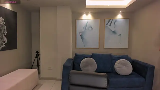 MollySundersX online show from November 21, 2025, 8:40 pm