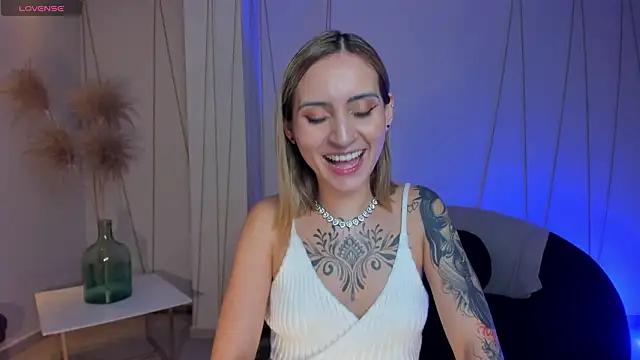 Snapshot of MollySundersX chatting on February 26, 2026, 9:03 pm MollySundersX online show from February 26, 2026, 9:03 pm