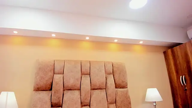 MiiaHot online show from February 22, 2026, 8:07 pm