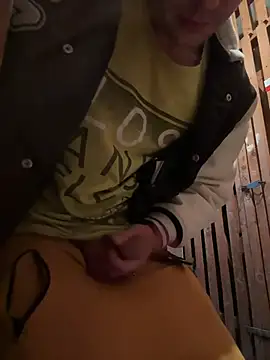 czruz online show from March 9, 2025, 6:39 am