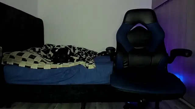 male pussy online show from October 28, 2025, 5:33 am