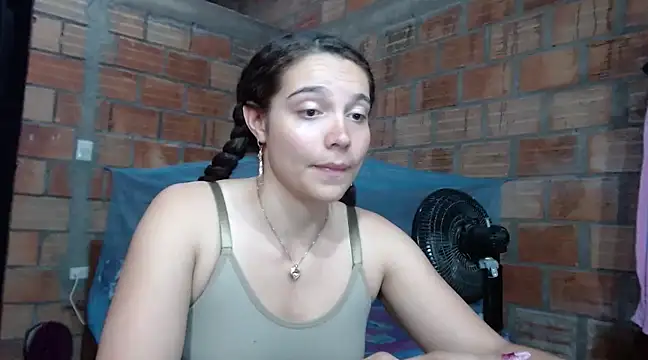 Jeessxxx01 online show from January 12, 2025, 4:21 am