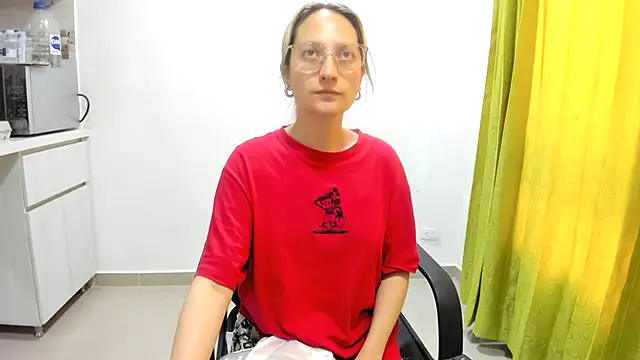 Adele johnsonn1 online show from December 31, 2024, 1:52 pm